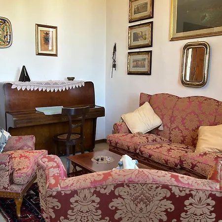 Primo Piano Liberty Indipendente A Apartment