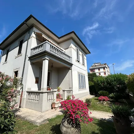 Primo Piano Liberty Indipendente A Apartment Lucca